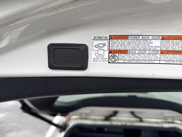 Used 2016 Toyota RAV4 SE FWD image 17