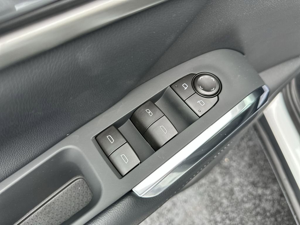 New 2026 Chevrolet Traverse LT FWD image 19