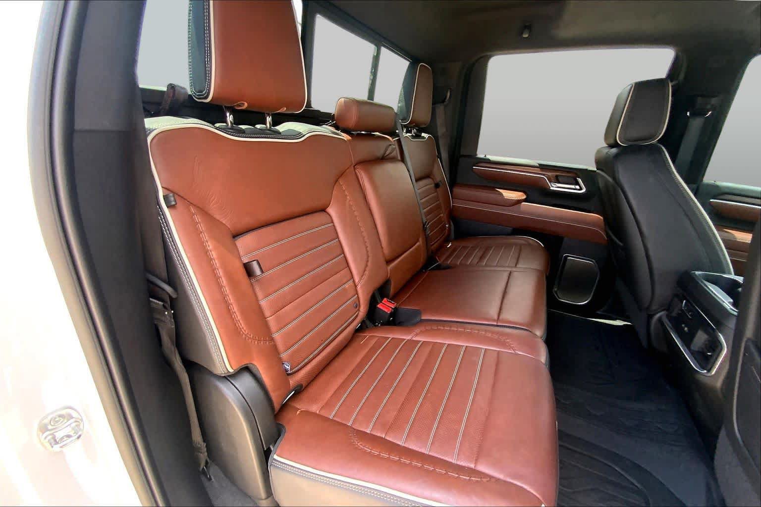 Certified 2025 GMC Sierra 2500 Denali Ultimate AWD/4WD image 19