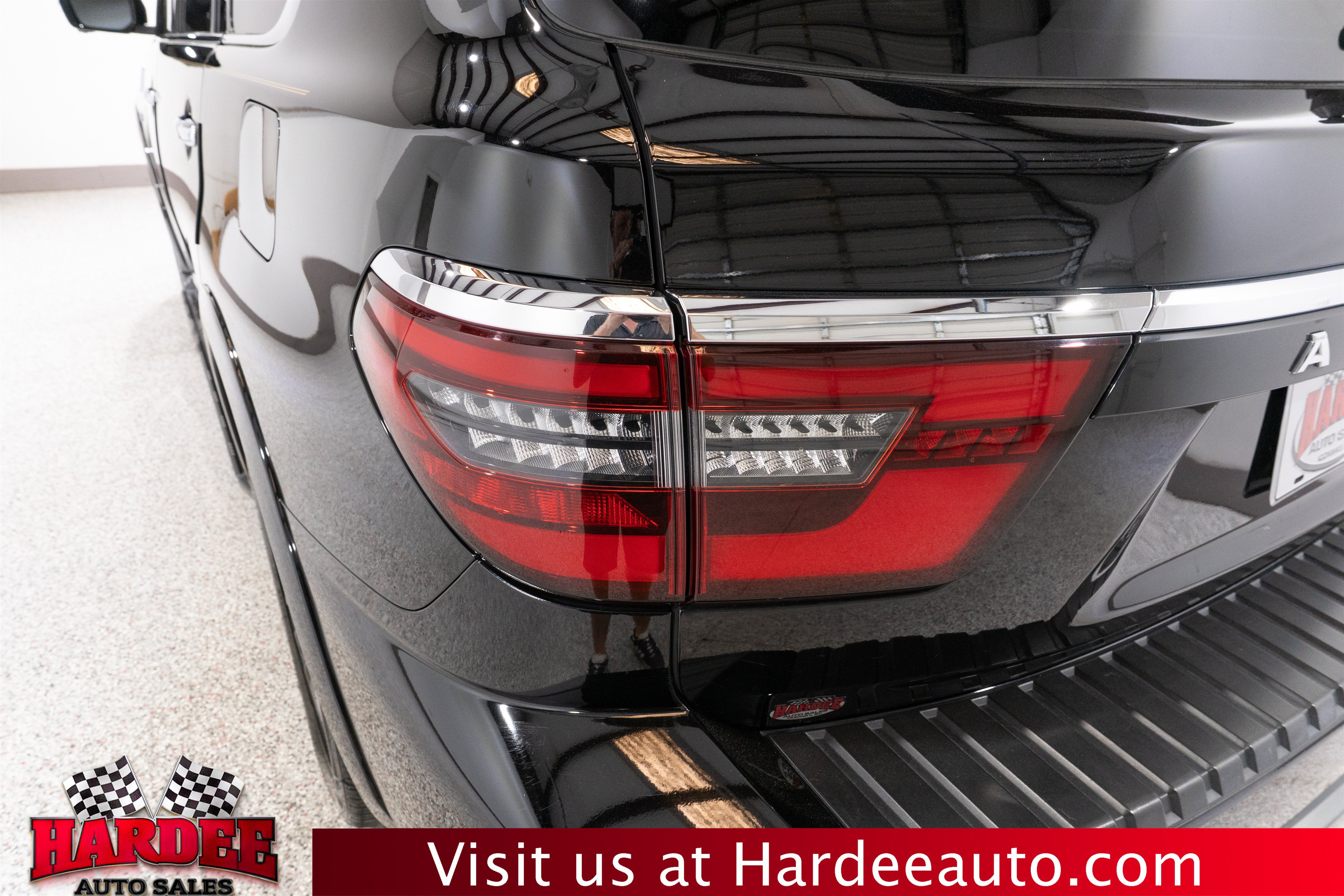 Used 2022 Nissan Armada Platinum RWD image 9
