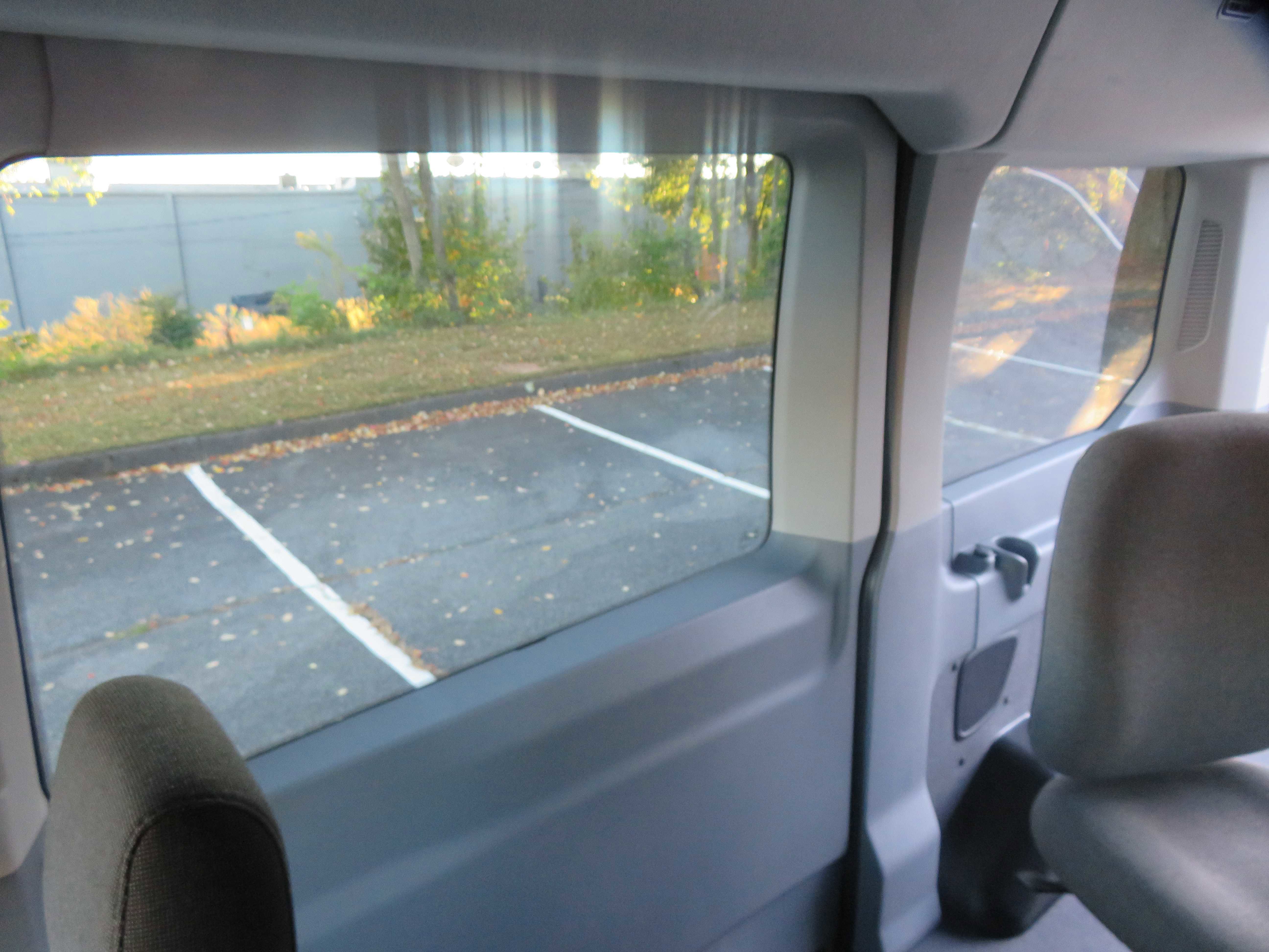 Used 2018 Ford Transit 150 XLT image 28