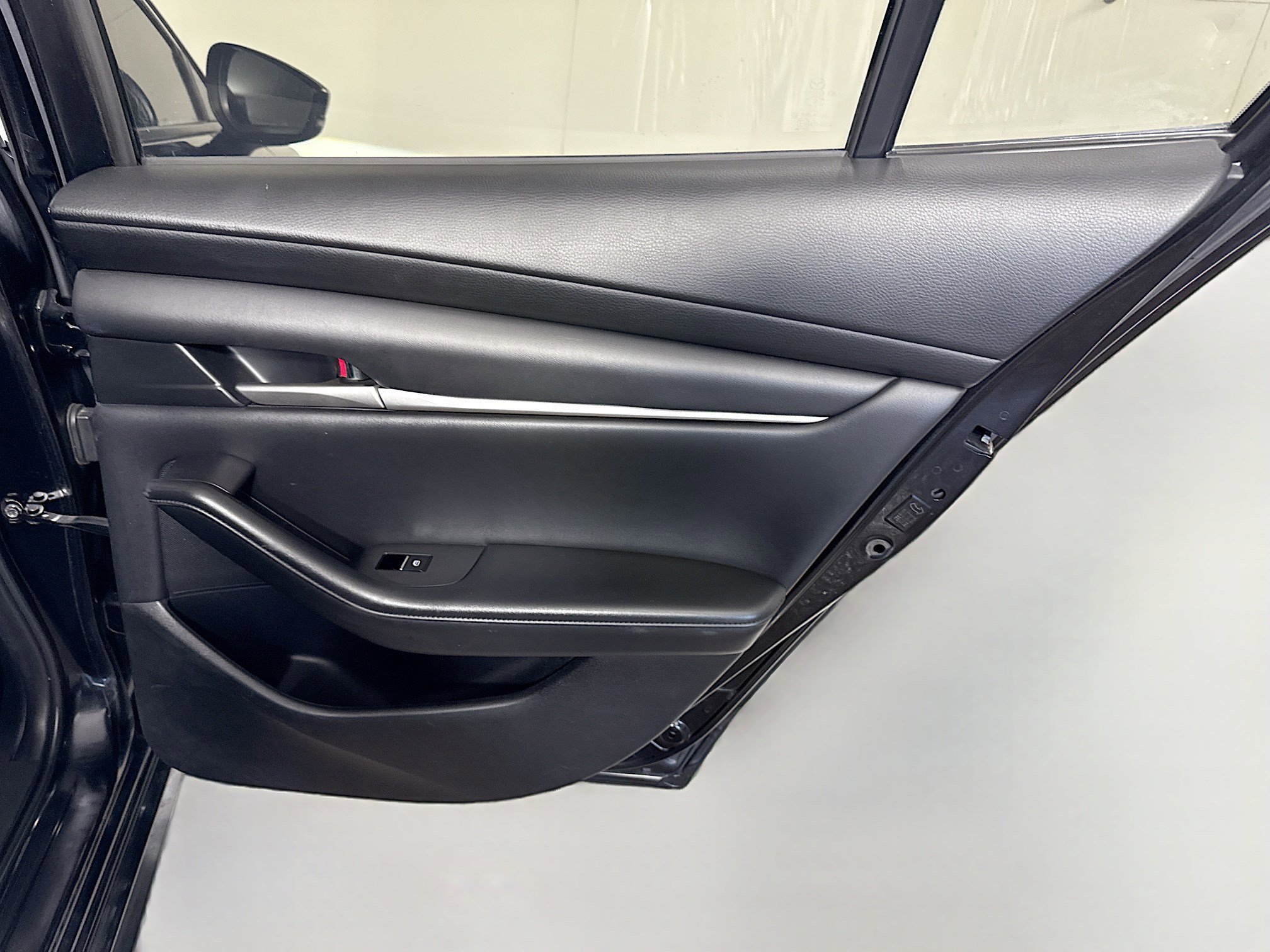 Used 2020 MAZDA MAZDA3 Sedan w/ Select Package image 28