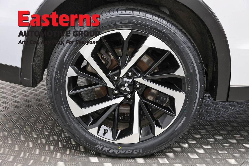 Used 2024 Mitsubishi Outlander SE AWD/4WD image 30