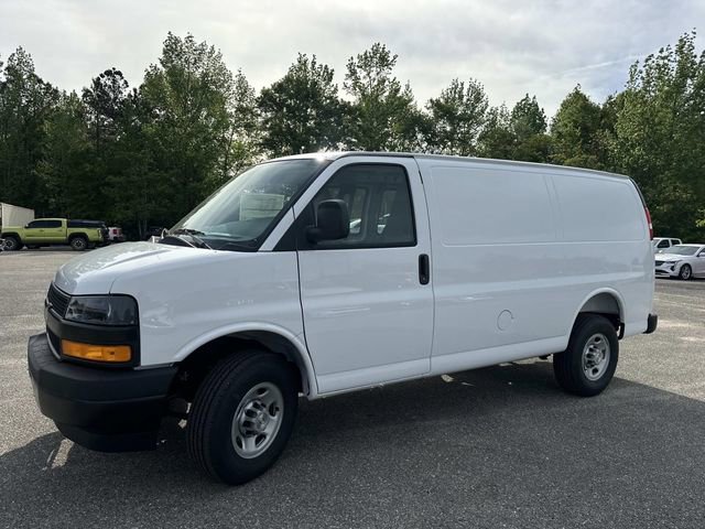 New 2026 Chevrolet Express 2500 w/ Driver Convenience Package RWD image 15