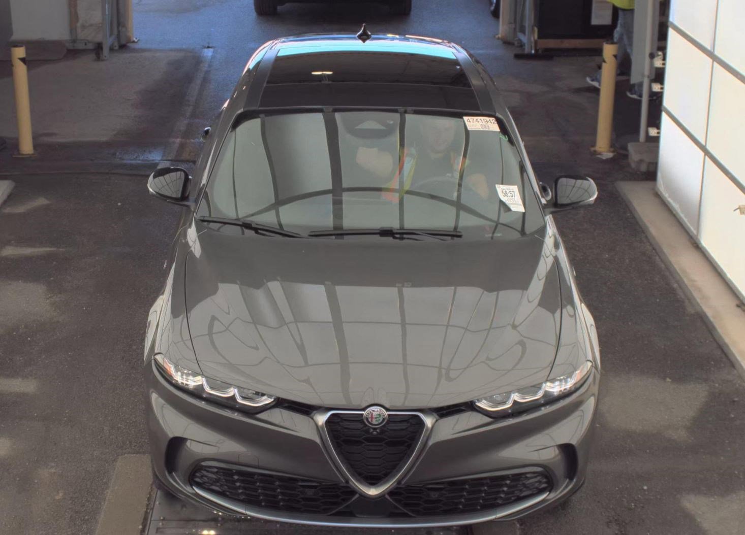 Used 2024 Alfa Romeo Tonale Ti image 2