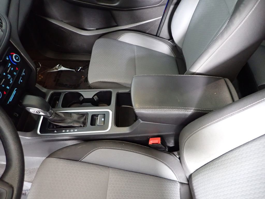 Used 2018 Ford Escape SE w/ SE Sync 3 Package AWD/4WD image 32