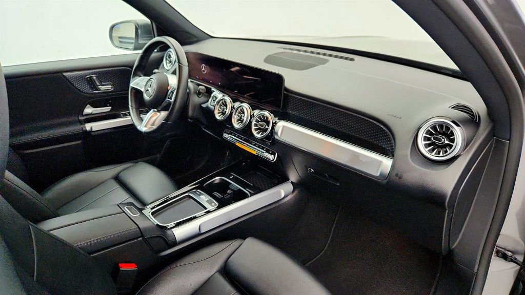 Used 2024 Mercedes-Benz EQB 250+ image 24