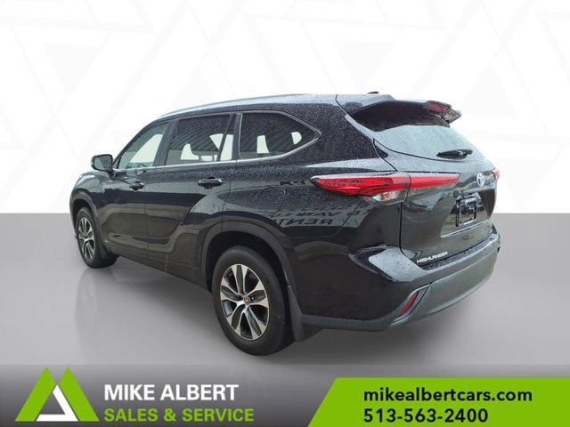 Used 2023 Toyota Highlander XLE image 5