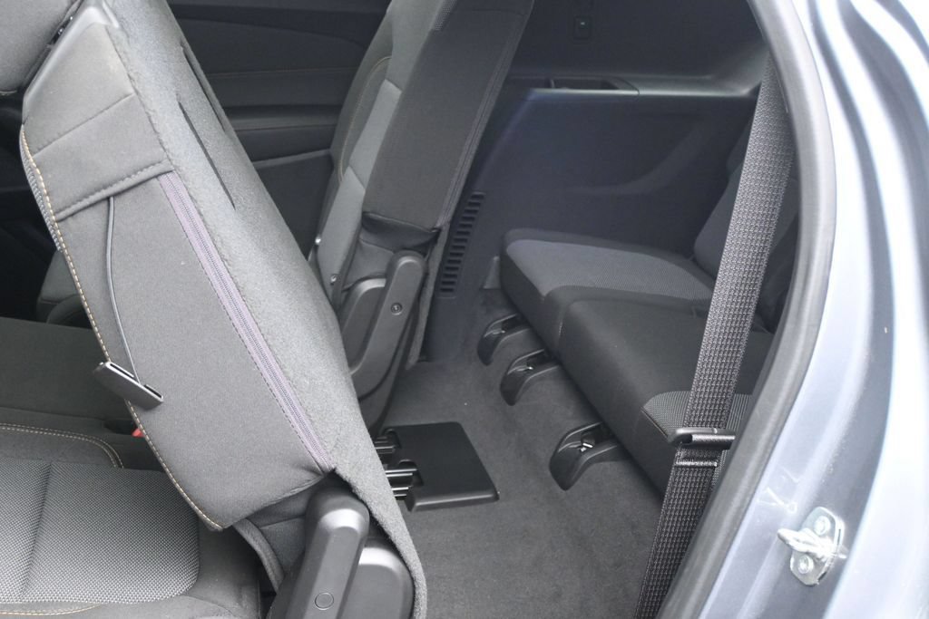 Used 2020 Chevrolet Traverse LS FWD image 17