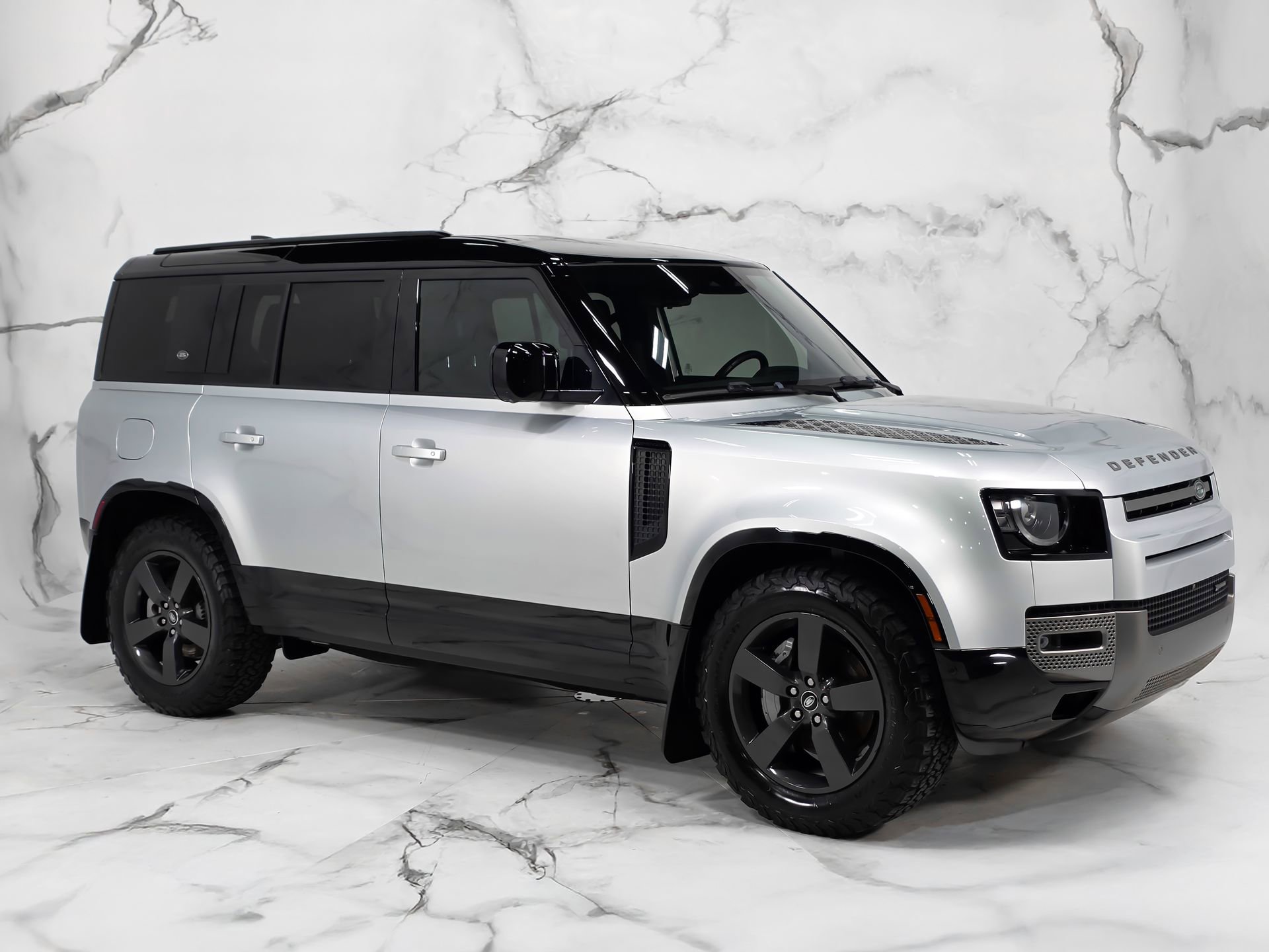 Used 2022 Land Rover Defender 110 X-Dynamic SE AWD/4WD image 6