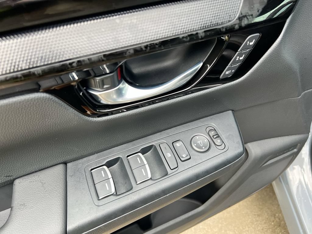 Used 2025 Honda CR-V Sport Touring image 11