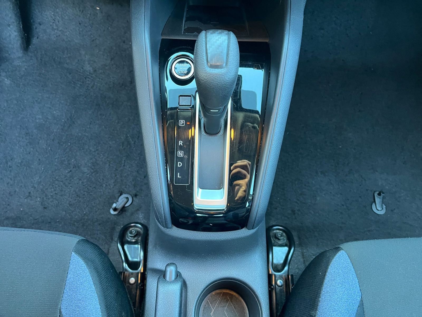 Used 2025 Nissan Versa SV image 39