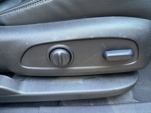 Used 2024 GMC Terrain SLT image 31