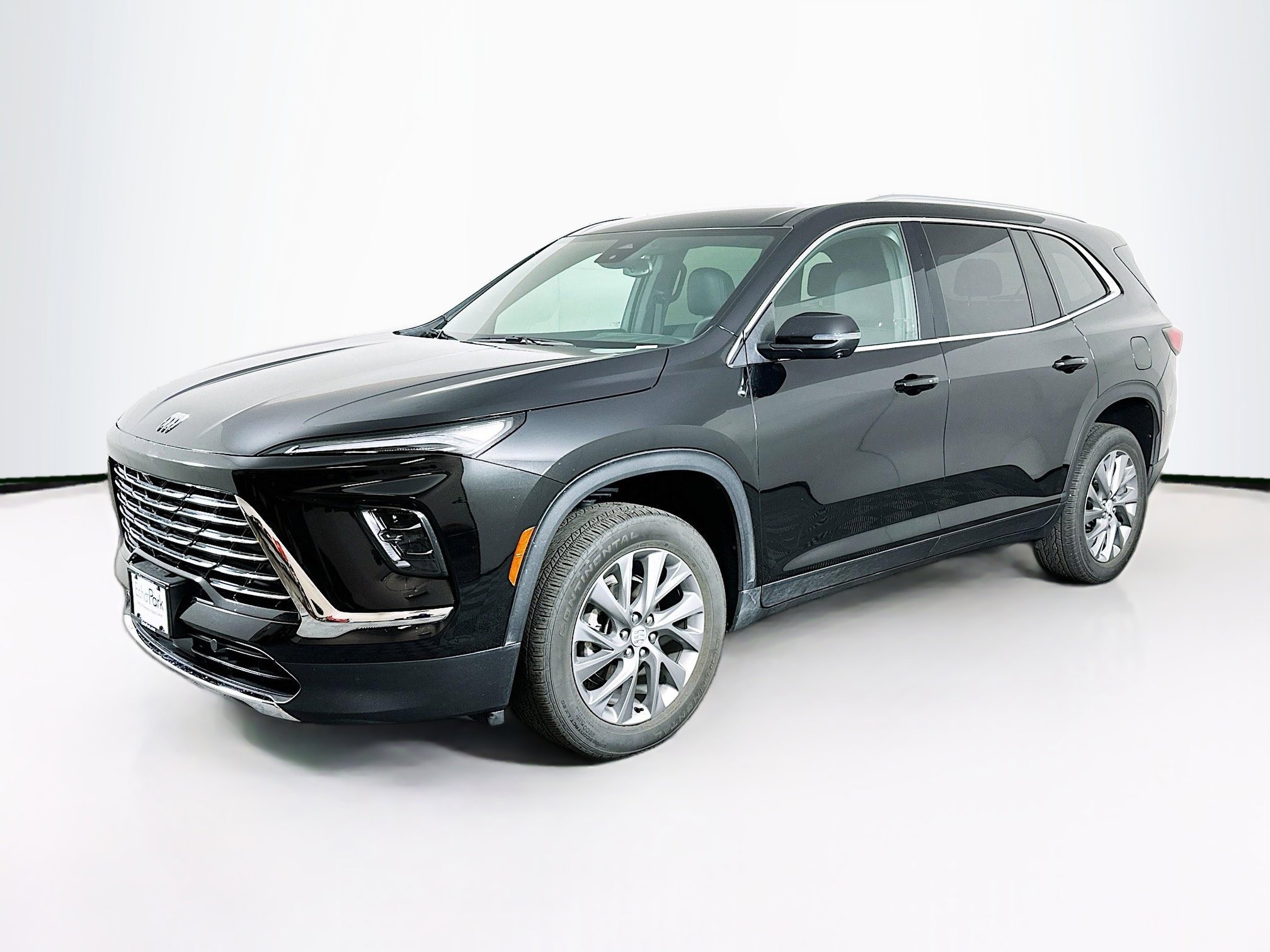 Used 2025 Buick Enclave Preferred image 3