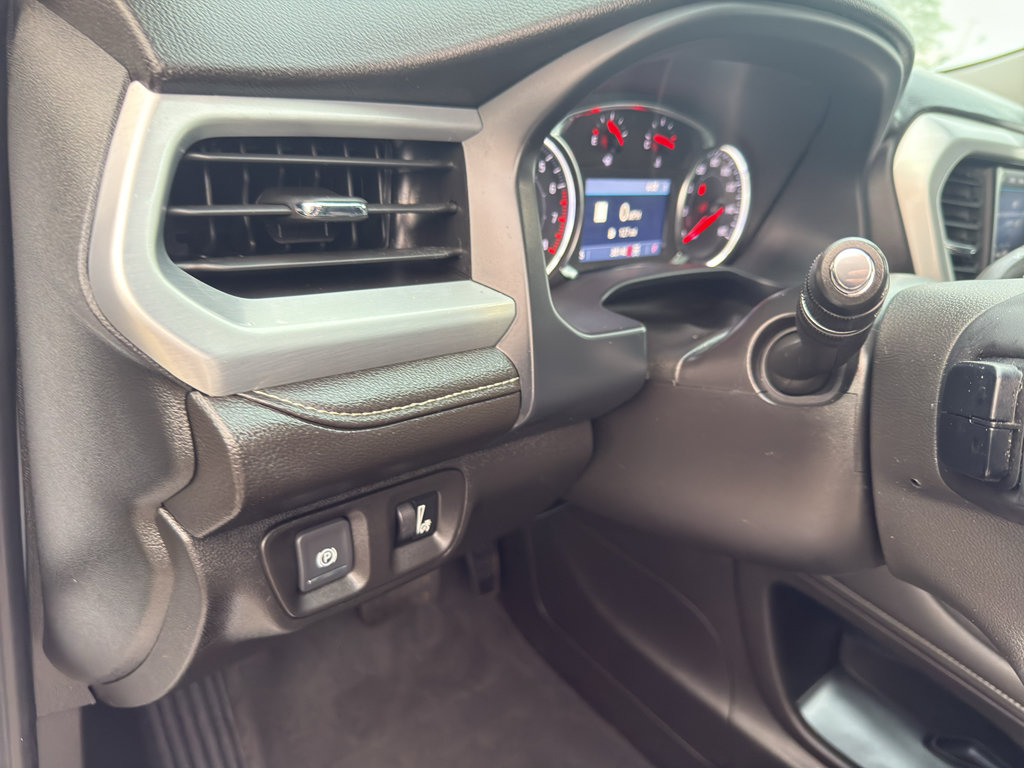 Certified 2023 GMC Acadia SLT w/ LPO, Floor Liner Package AWD/4WD image 15