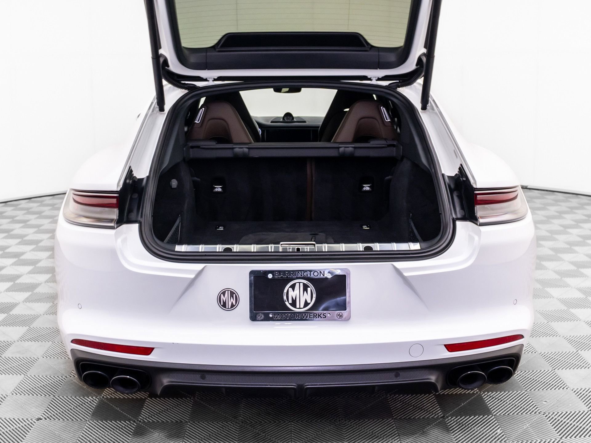 Used 2021 Porsche Panamera 4 w/ Premium Package AWD/4WD image 32
