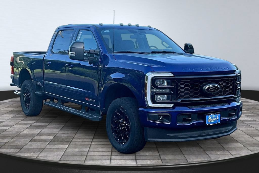 New 2026 Ford F350 Lariat w/ Black Appearance Package