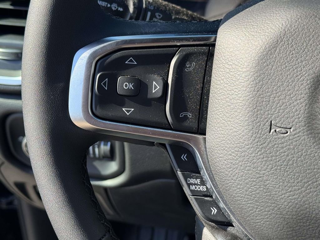 New 2026 RAM 1500 4x4 Crew Cab image 23