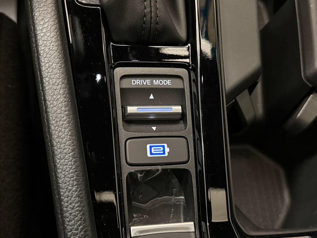 Used 2025 Honda Accord Sport image 27
