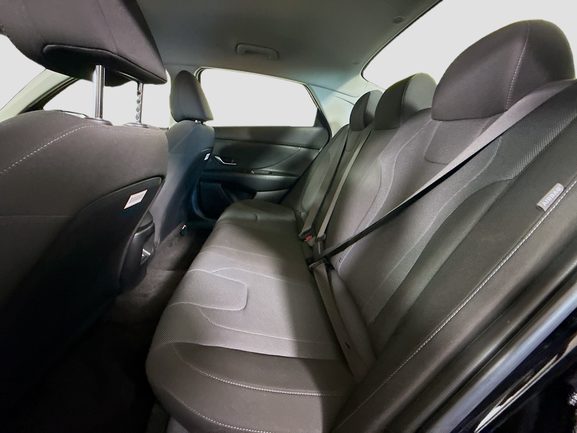 Used 2025 Hyundai Elantra SE FWD image 24