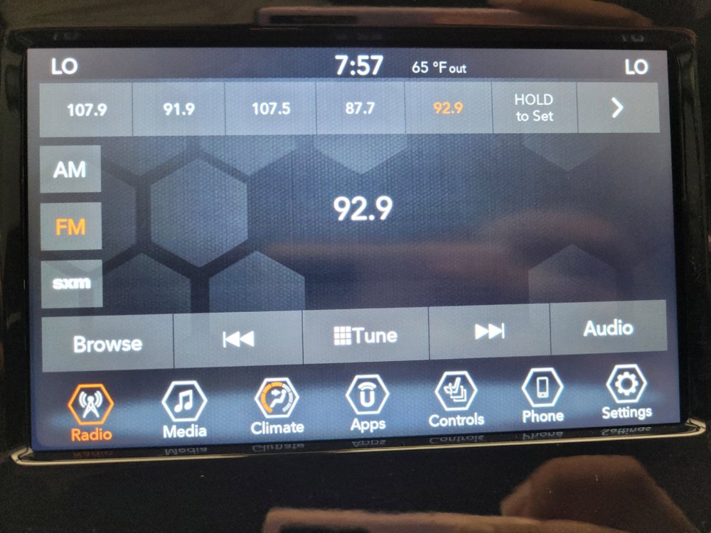 Used 2021 Jeep Compass Latitude w/ Sun and Sound Group FWD image 25
