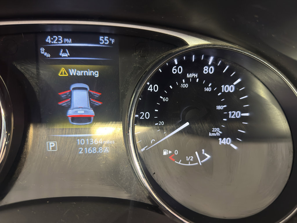 Used 2015 Nissan Rogue SV w/ SV Premium Package image 16