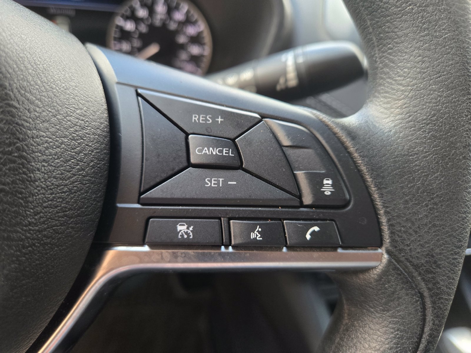 Used 2025 Nissan Sentra SV FWD image 13