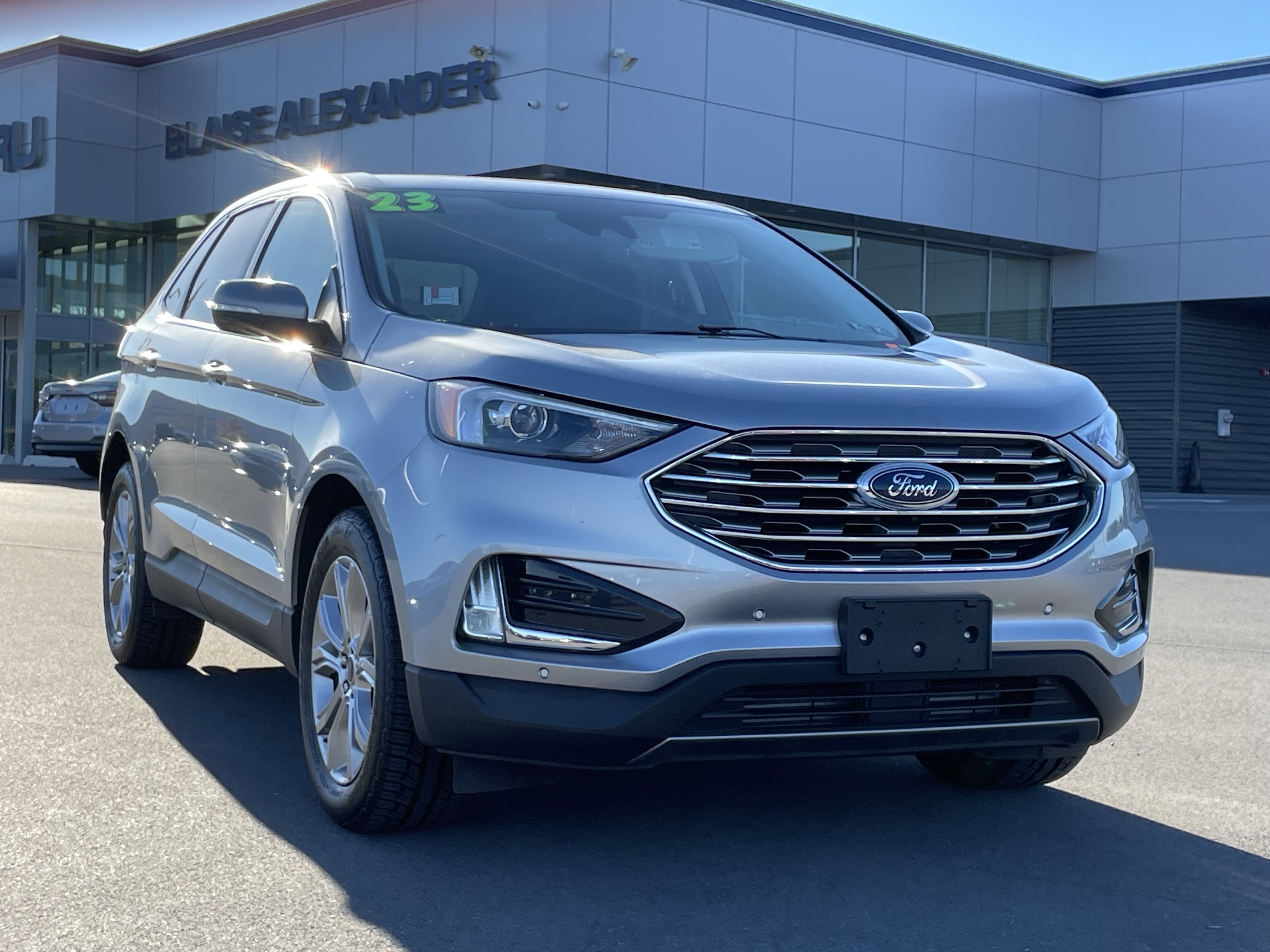 Used 2023 Ford Edge Titanium image 1
