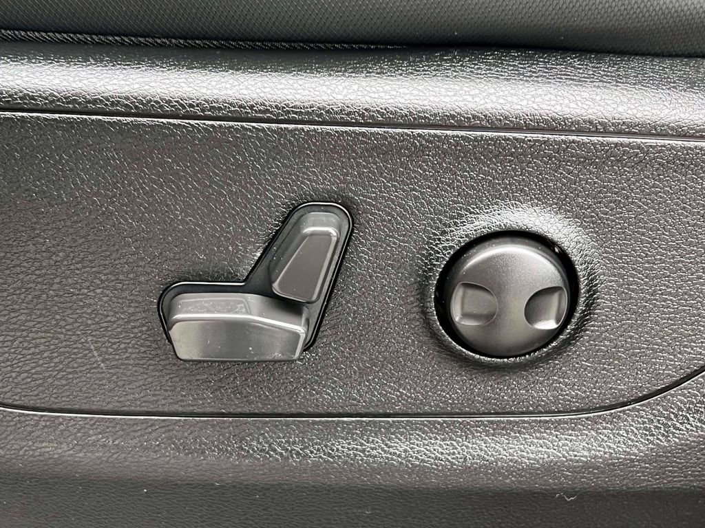 Certified 2022 RAM 1500 Big Horn w/ Back Country Package AWD/4WD image 18