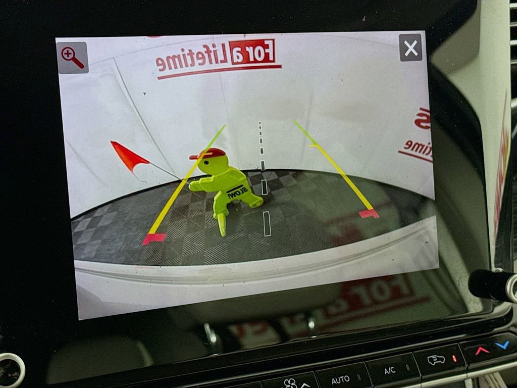 Used 2022 Jeep Wagoneer Series III w/ Flexible Seating Group image 6