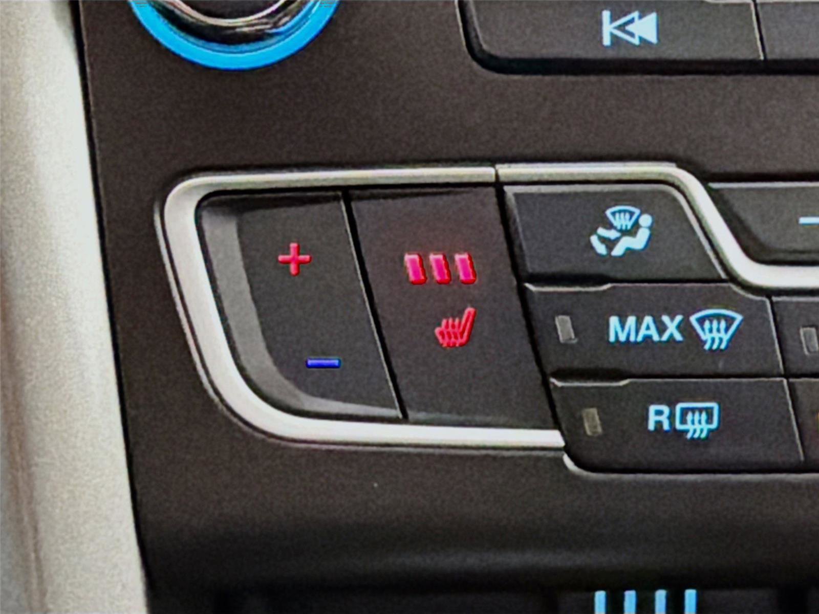 Used 2020 Ford Fusion SE image 20