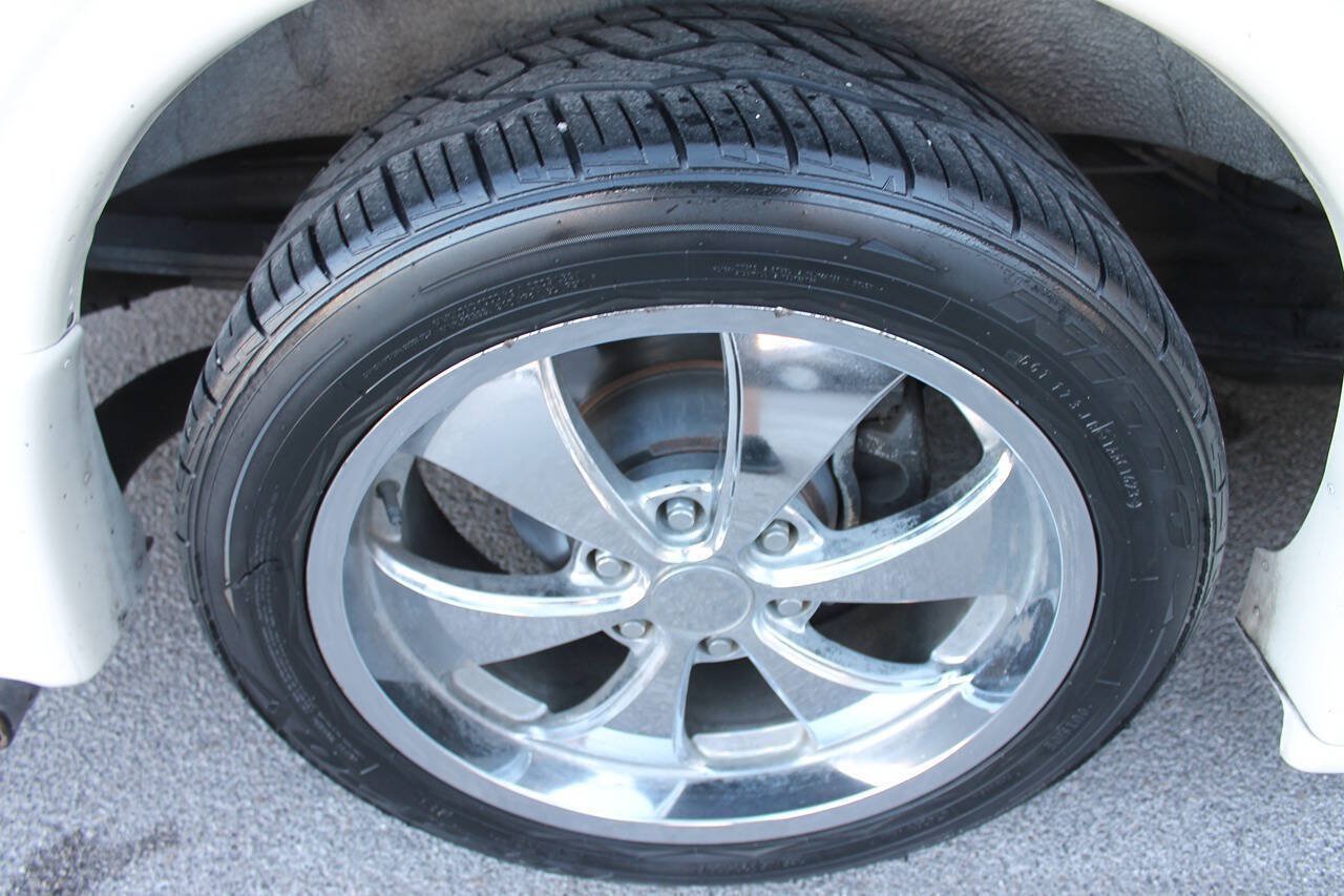 Used 2006 Chevrolet Express 1500 w/ Preferred Equipment Group RWD image 12