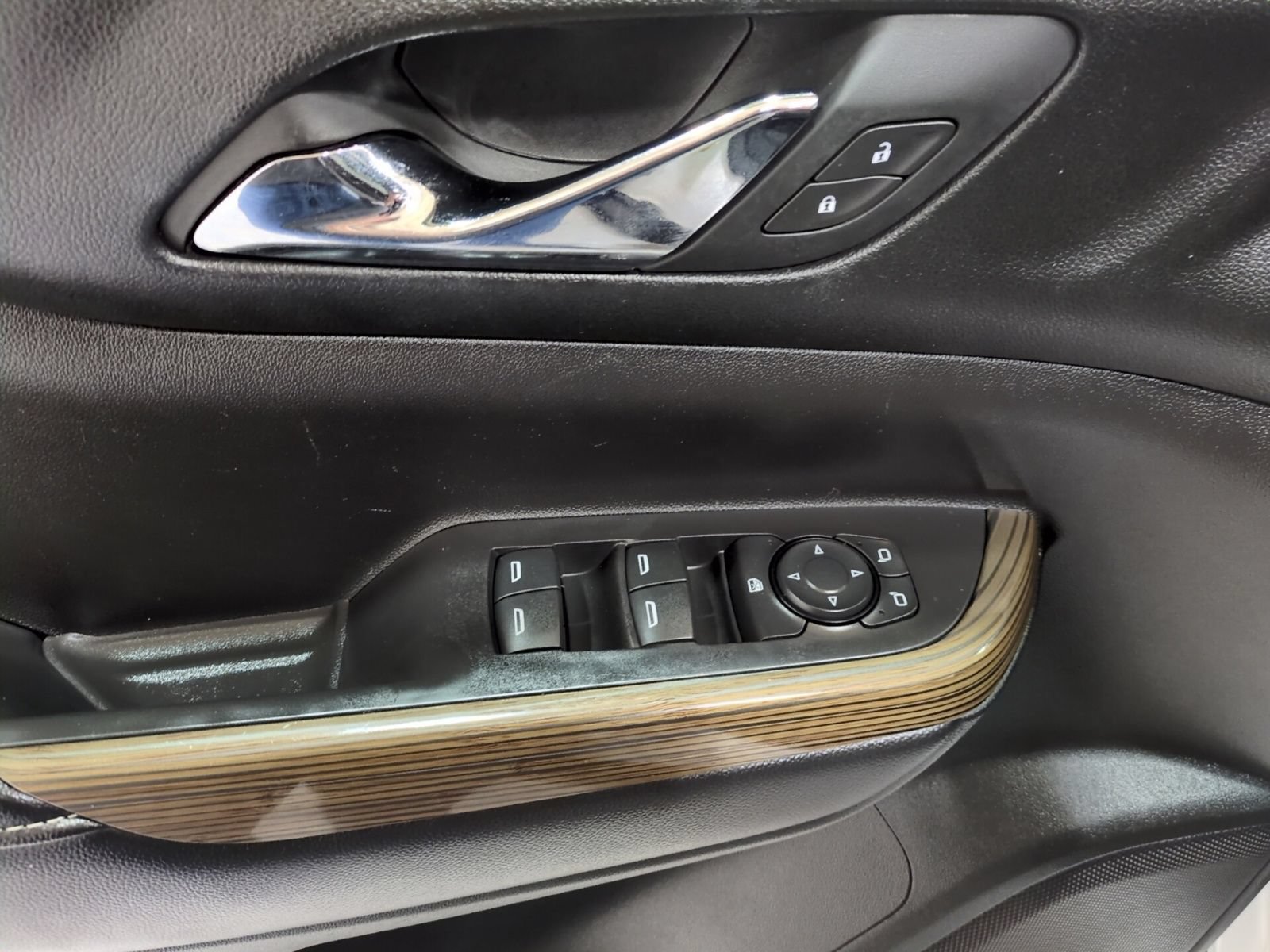 Used 2018 GMC Acadia SLE FWD image 18