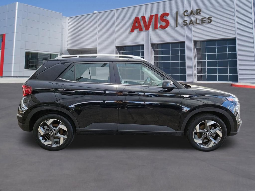 Used 2025 Hyundai Venue SEL FWD image 7