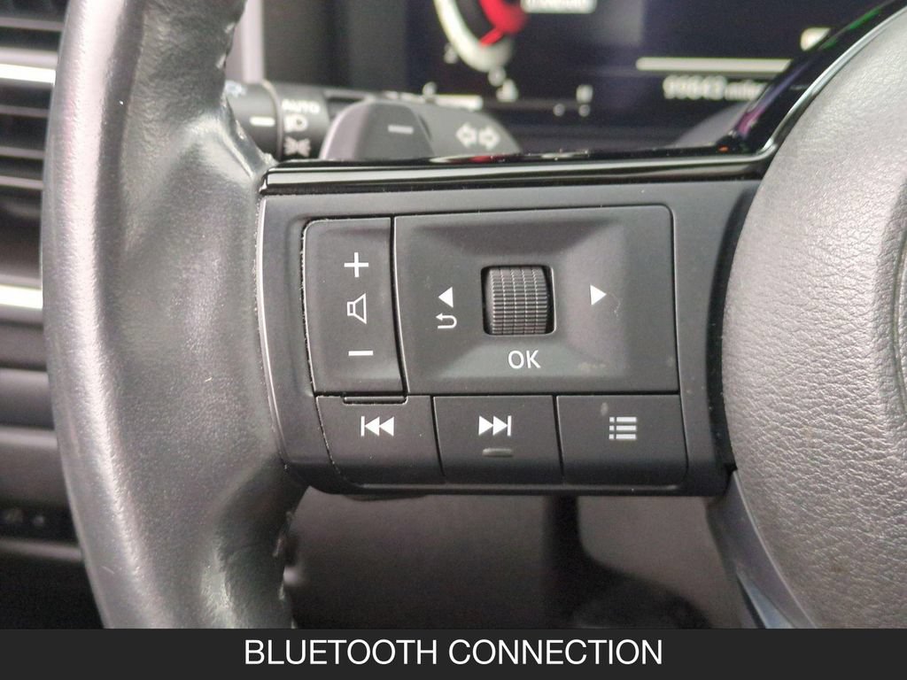 Used 2022 Nissan Rogue Platinum w/ Head-Up Display Package FWD image 18