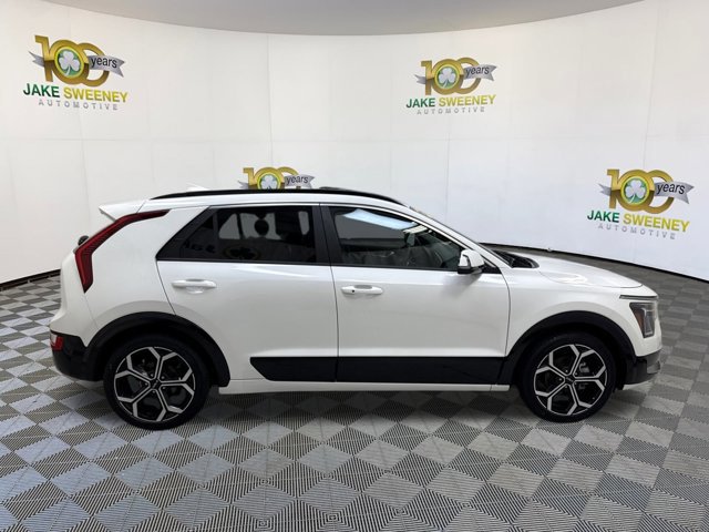 Certified 2023 Kia Niro EX Touring image 11