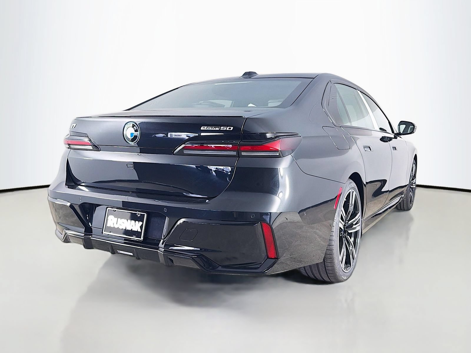 New 2026 BMW i7 xDrive60 w/ M Sport Package RWD image 7