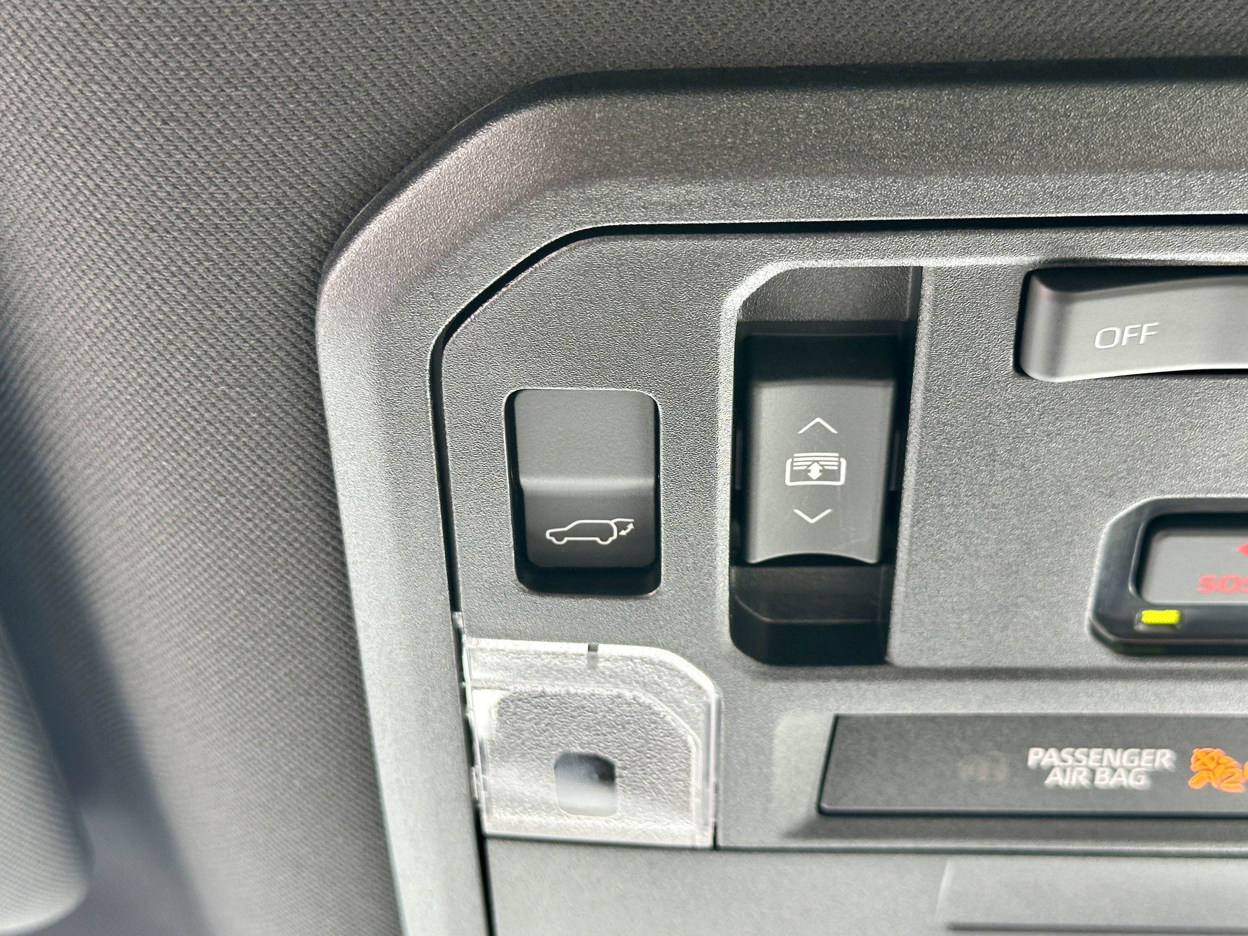 Used 2025 Toyota Sequoia Capstone image 34