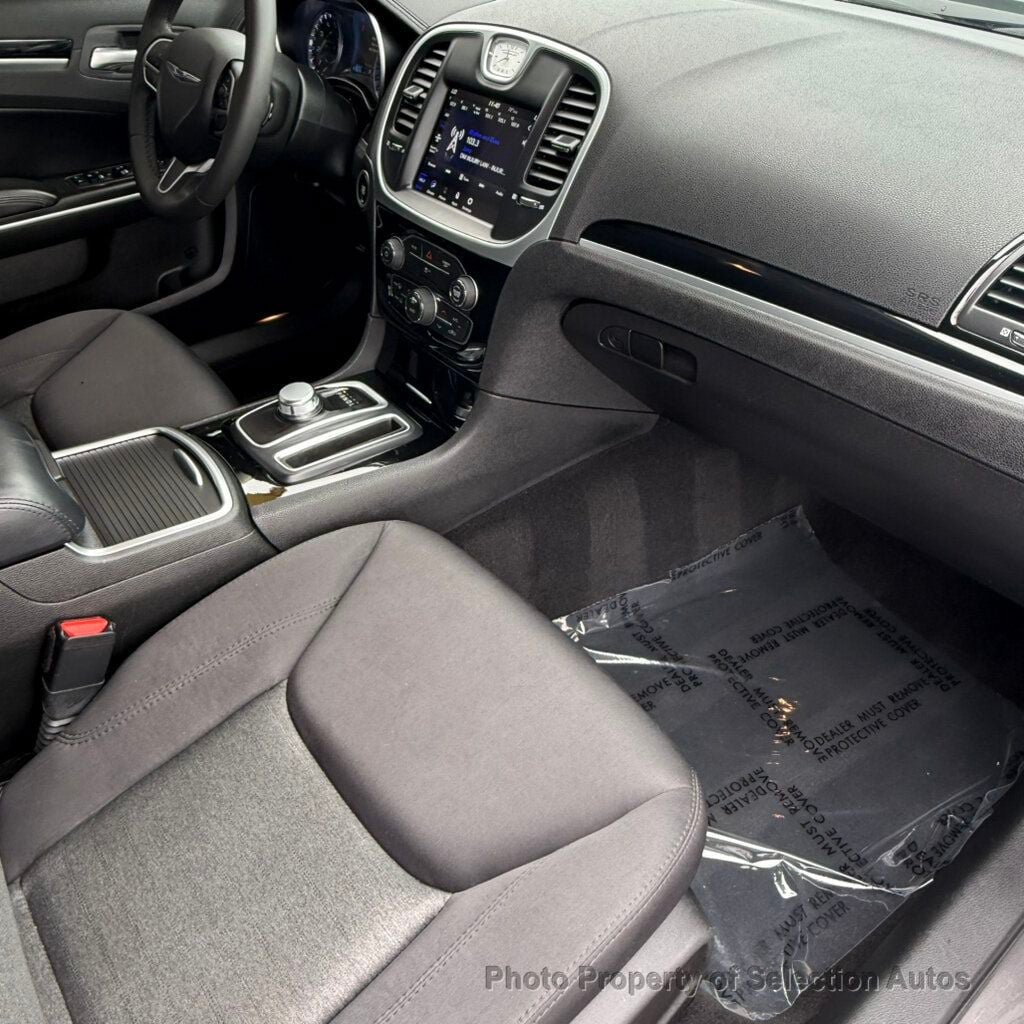 Used 2023 Chrysler 300 Touring w/ Sport Appearance Package RWD image 41