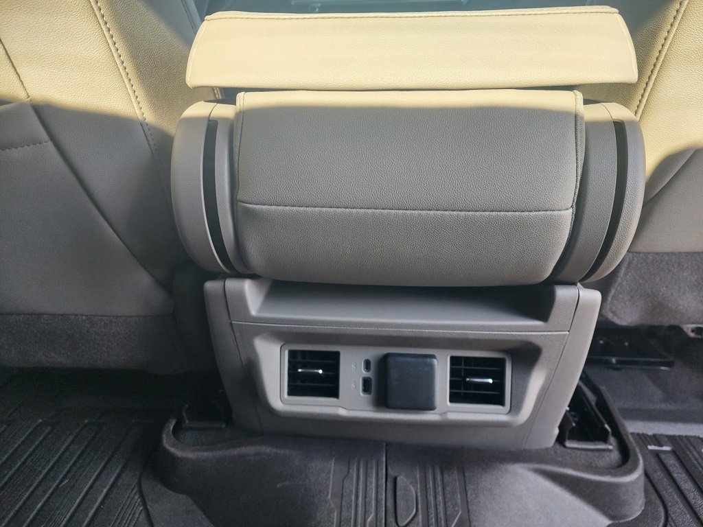 Used 2025 GMC Sierra 2500 SLT image 21