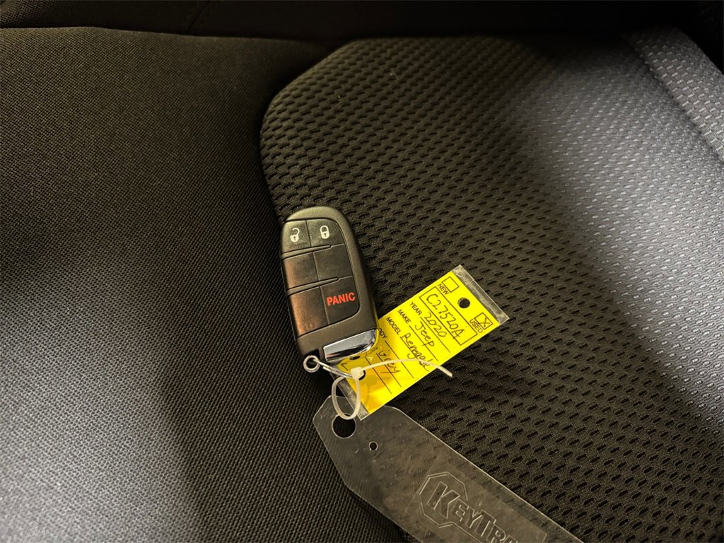 Used 2020 Jeep Renegade Altitude image 32