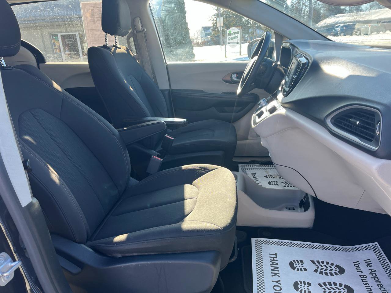 Used 2017 Chrysler Pacifica LX image 18