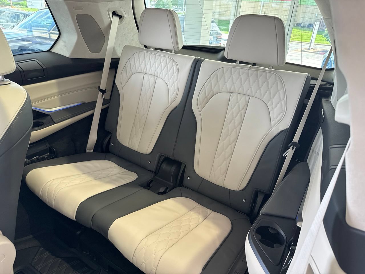 New 2027 BMW X7 M60i AWD/4WD image 46
