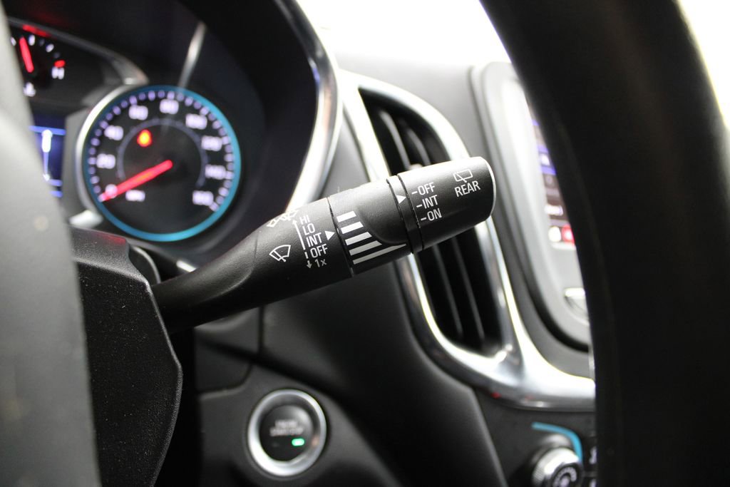 Used 2023 Chevrolet Equinox LT image 37