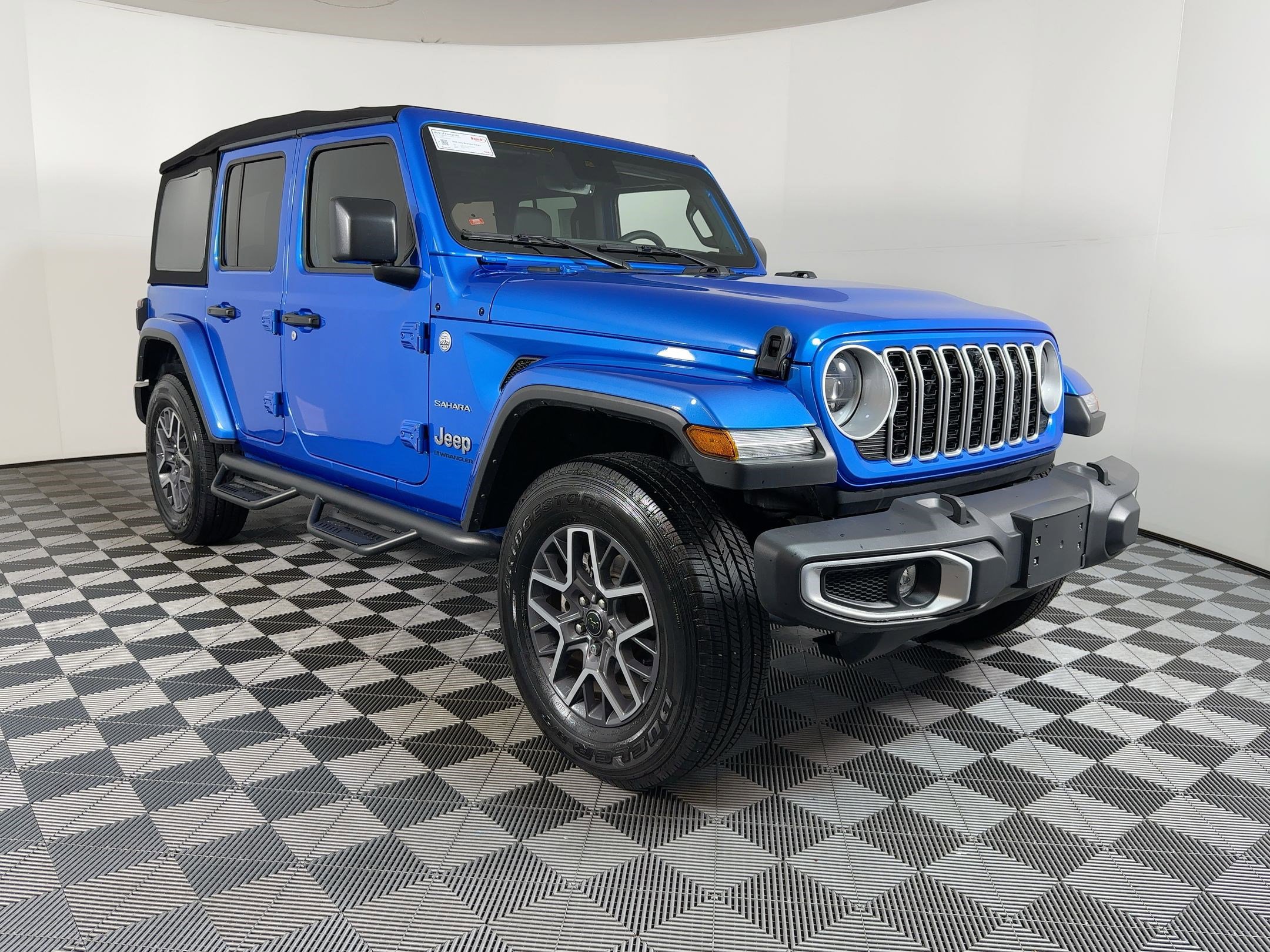Used 2024 Jeep Wrangler Sahara w/ Technology Group image 6