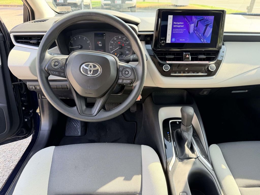 Certified 2025 Toyota Corolla LE image 2
