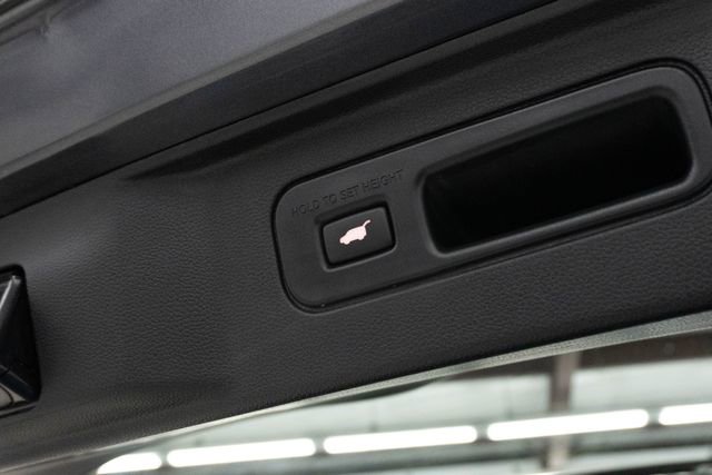 Certified 2023 Honda Pilot Touring image 12
