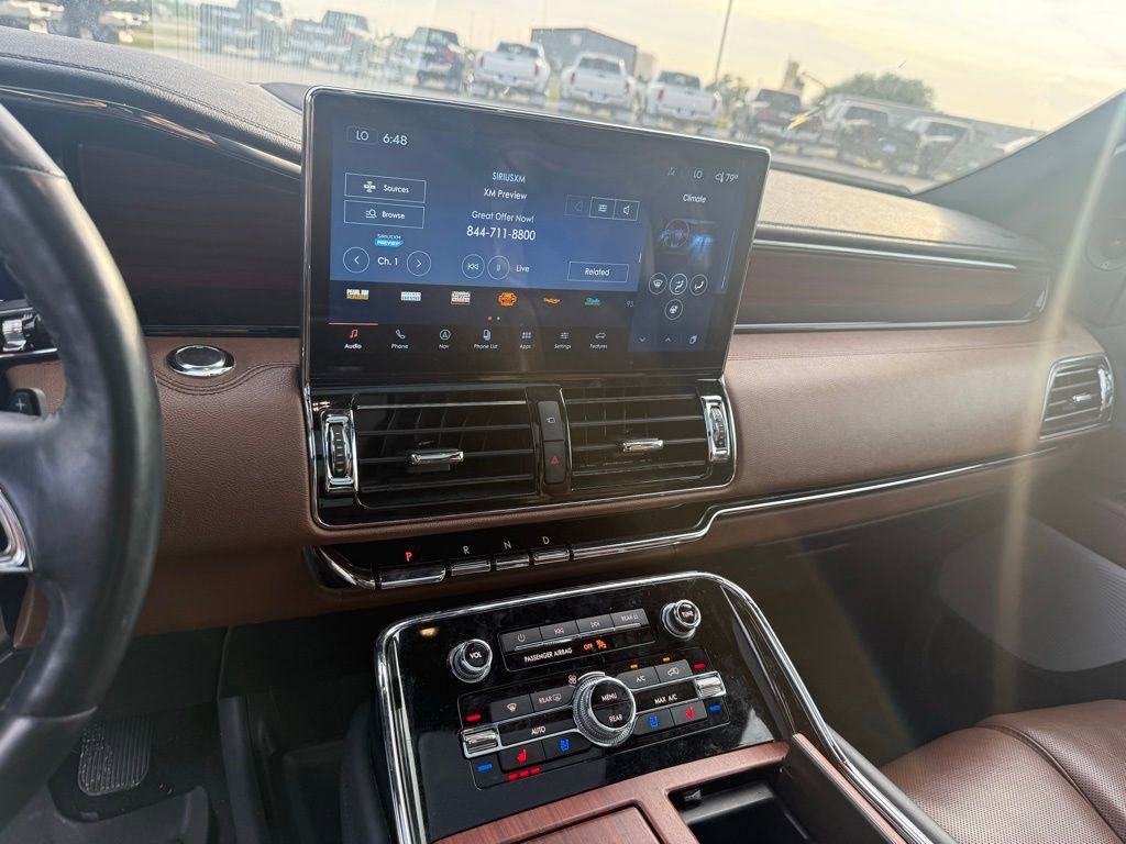 Used 2023 Lincoln Navigator Reserve AWD/4WD image 16