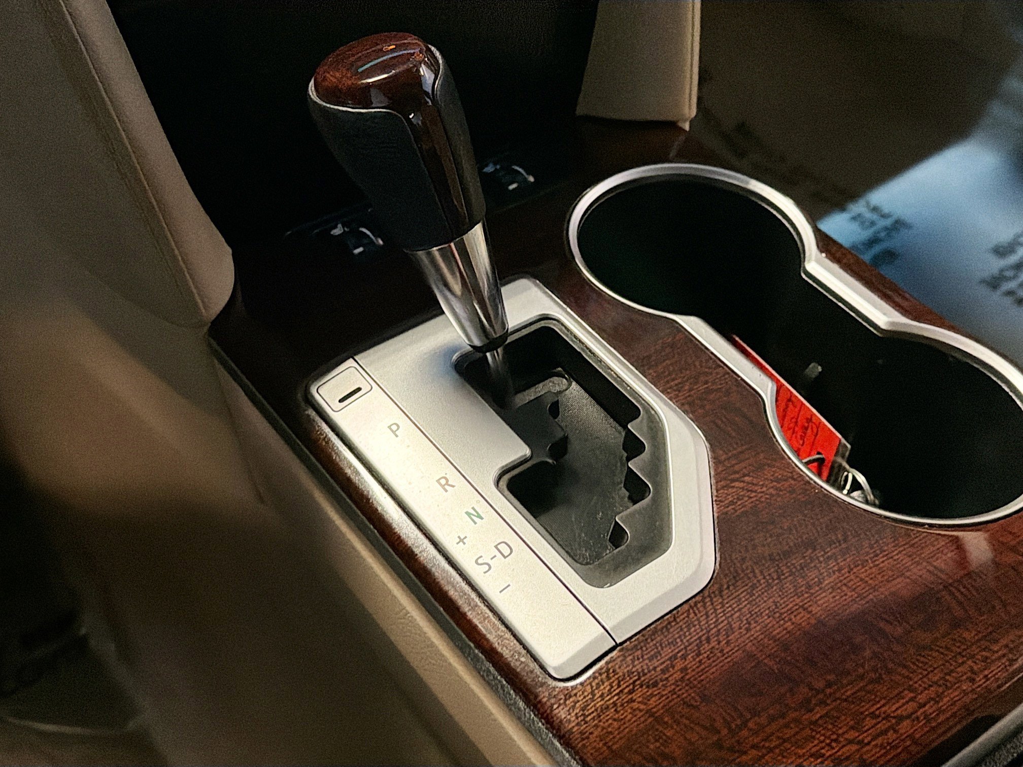 Used 2013 Toyota Camry XLE w/ Leather Pkg image 24