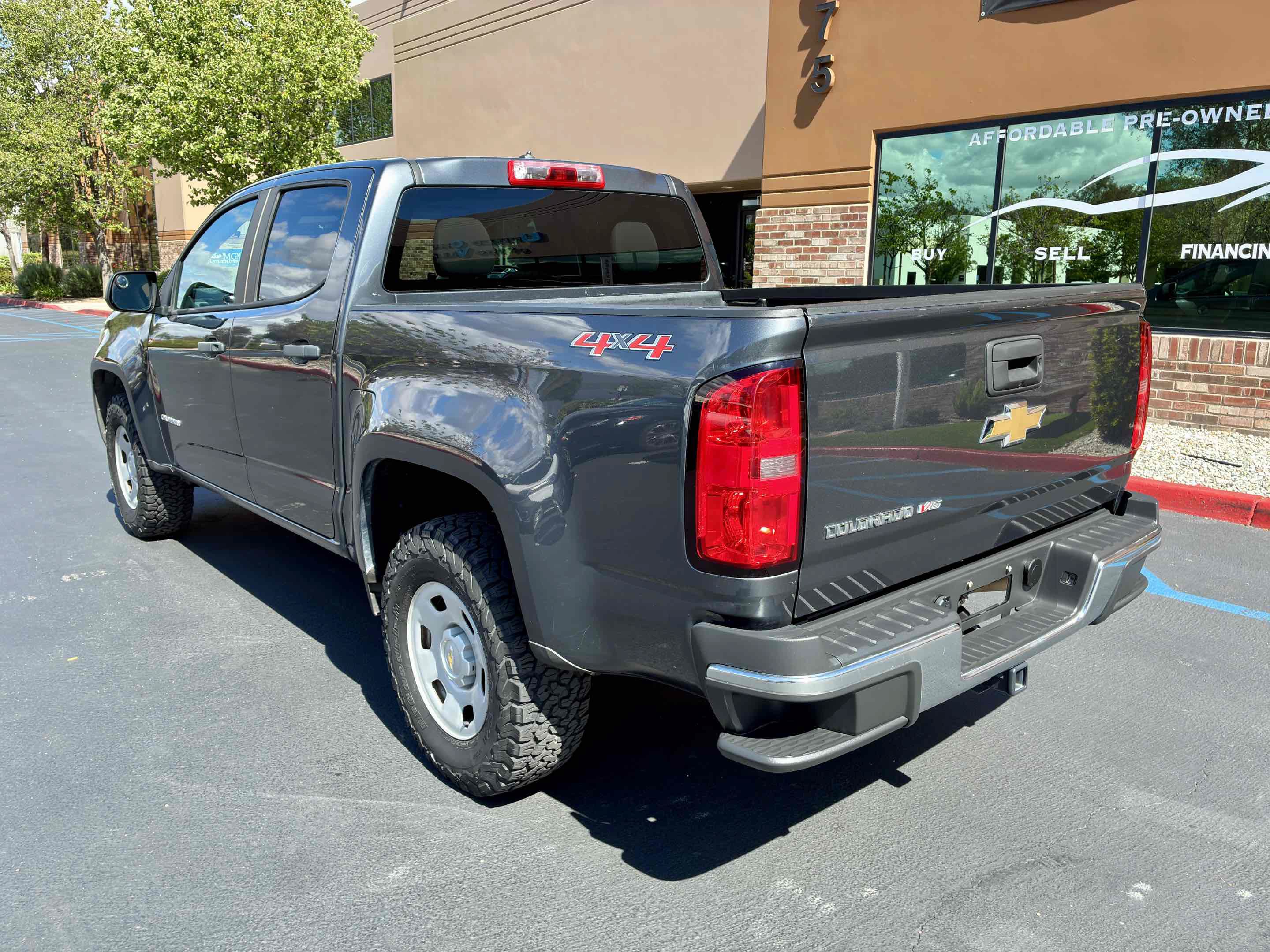 Used 2017 Chevrolet Colorado W/T w/ WT Convenience Package AWD/4WD image 10